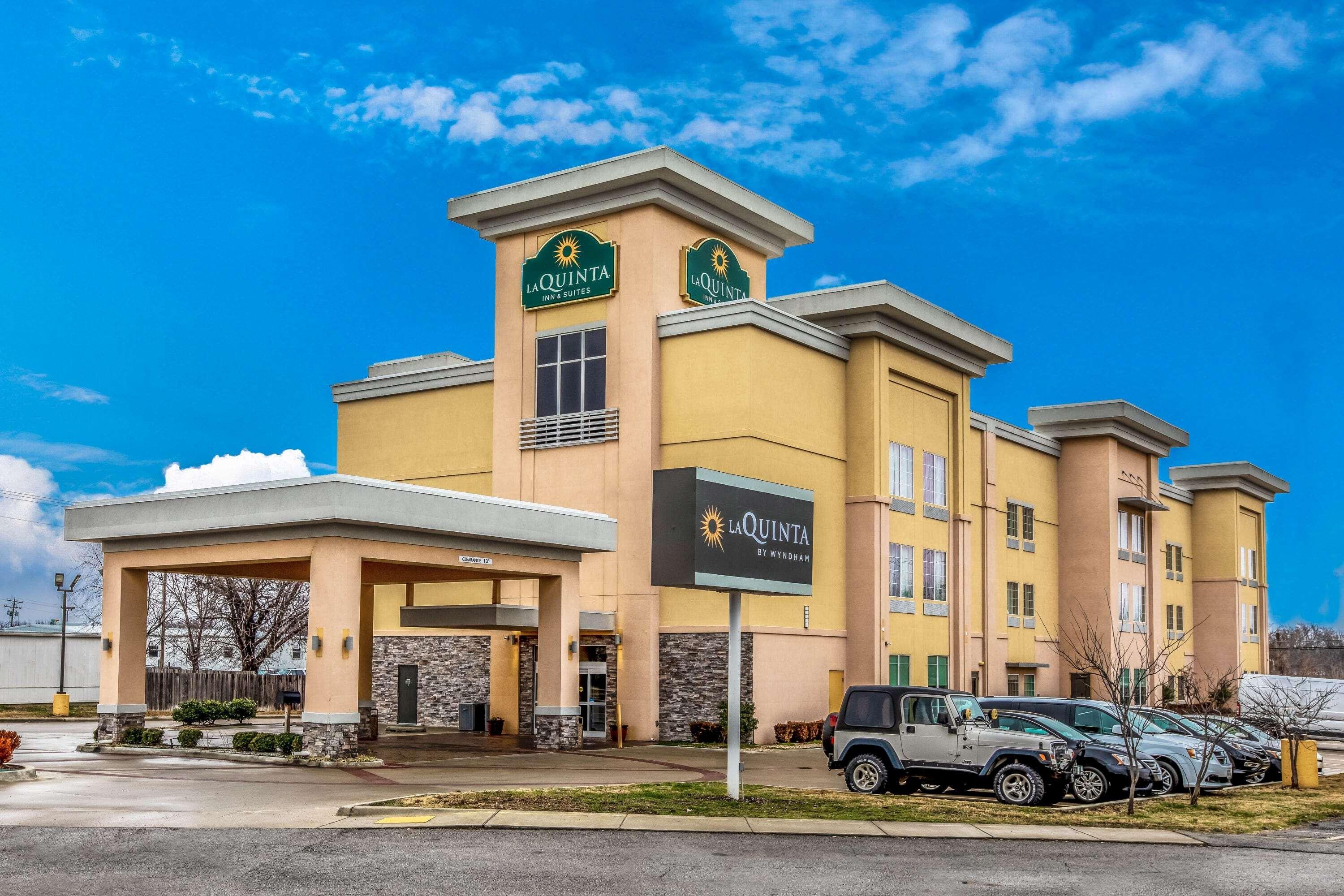 La Quinta By Wyndham Claremore Екстериор снимка